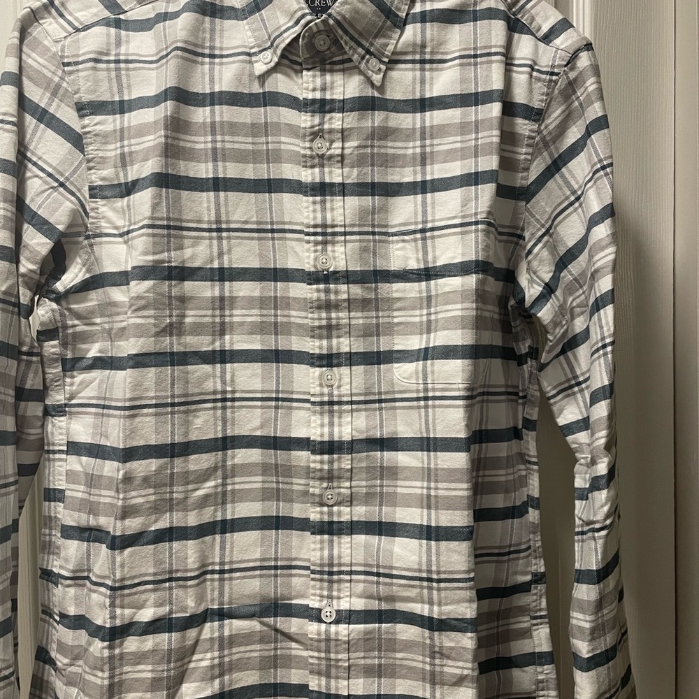 J Crew Button Up Men’s shirt Size Medium NWT